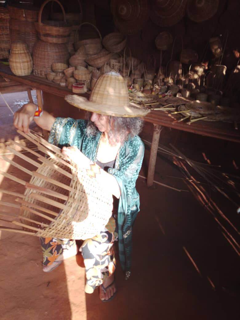 Artisan vannier au Bénin