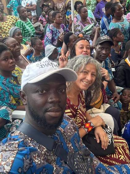 Immersion dans la foule des Vodoun Days à Ouidah